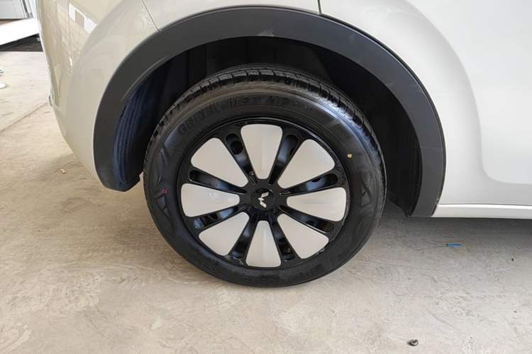 Used Wuling Bingo 2024 333 km Enjoyment Version Right Rear Wheel Hub