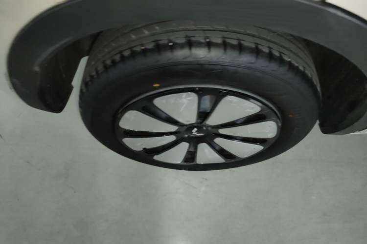 Used Wuling Bingo 2024 333 km Enjoyment Version Right Rear Wheel Hub