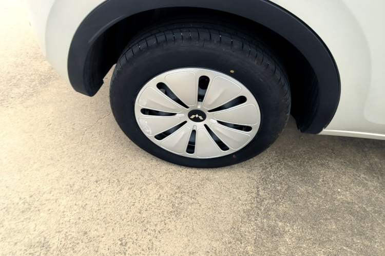 Used Wuling Bingo 2024 203km Light Edition Right Rear Wheel Hub