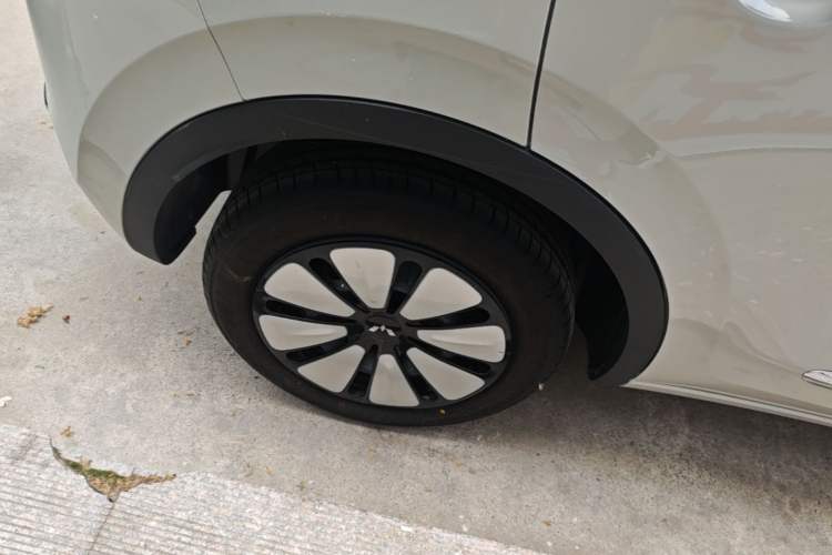 Used Wuling Bingo 2024 333 km Enjoyment Version Right Rear Wheel Hub