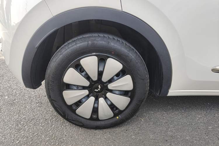 Used Wuling Bingo 2024 333 km Enjoyment Version Right Rear Wheel Hub
