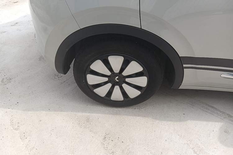 Used Wuling Bingo 2024 333 km Enjoyment Version Right Rear Wheel Hub
