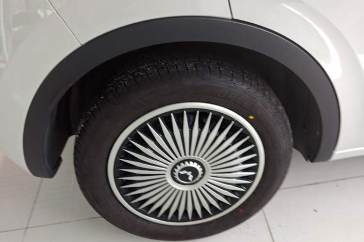 Used Wuling Bingo 2024 333 km Enjoyment Version Right Rear Wheel Hub