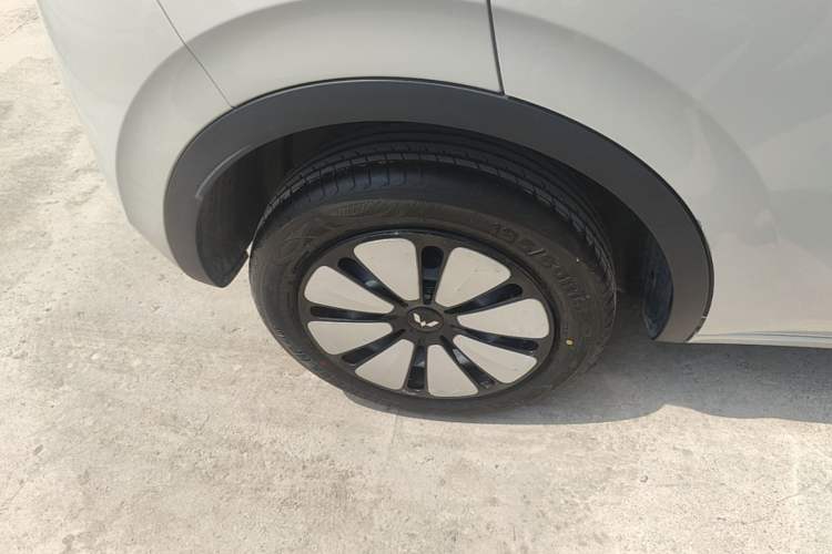 Used Wuling Bingo 2024 333 km Enjoyment Version Right Rear Wheel Hub