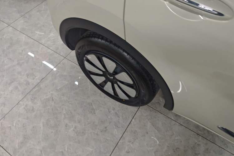 Used Wuling Bingo 2024 333 km Enjoyment Version Right Rear Wheel Hub