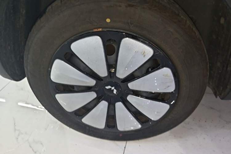 Used Wuling Bingo 2024 333 km Enjoyment Version Right Rear Wheel Hub