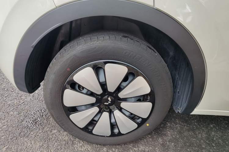 Used Wuling Bingo 2024 333 km Enjoyment Version Right Rear Wheel Hub