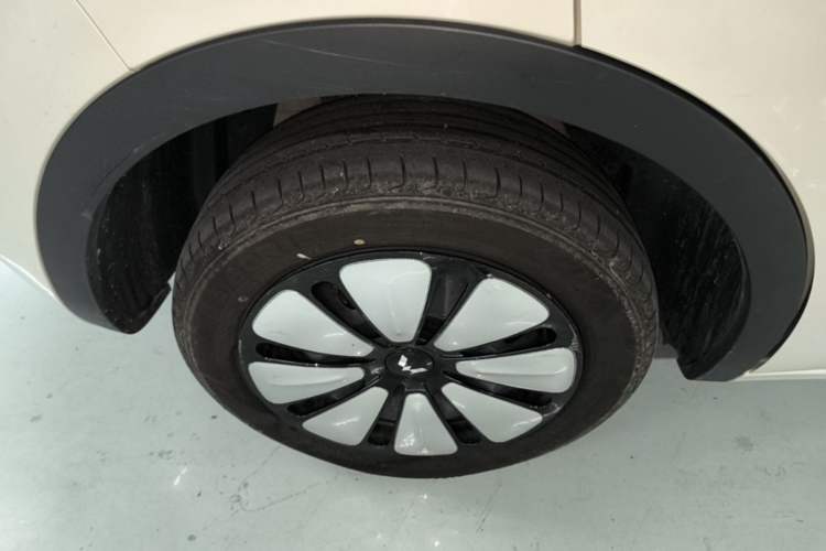 Used Wuling Bingo 2024 333 km Enjoyment Version Right Rear Wheel Hub