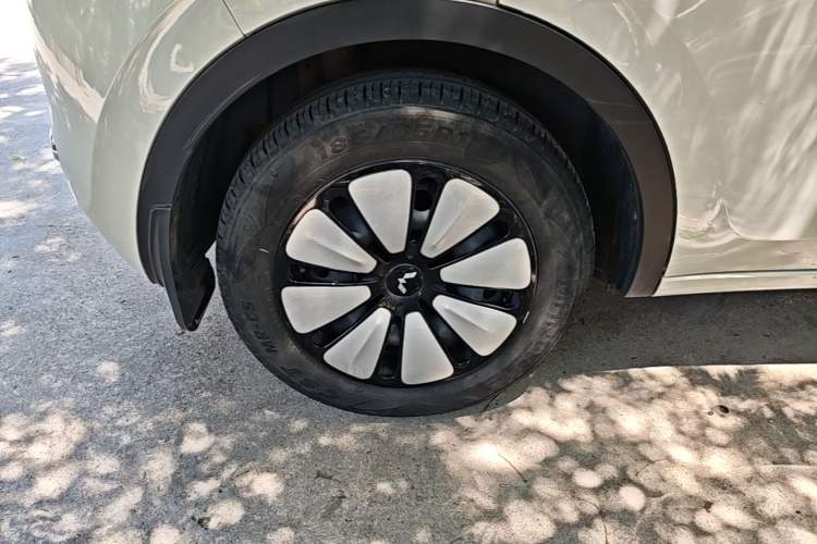 Used Wuling Bingo 2024 333 km Enjoyment Version Right Rear Wheel Hub