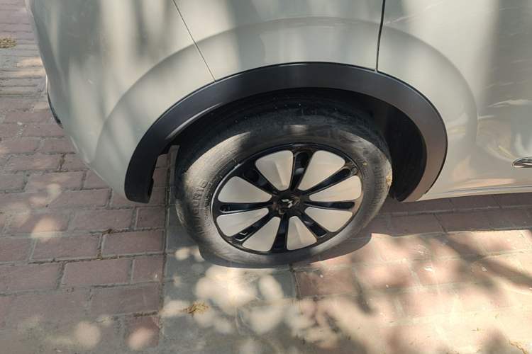 Used Wuling Bingo 2024 333 km Enjoyment Version Right Rear Wheel Hub