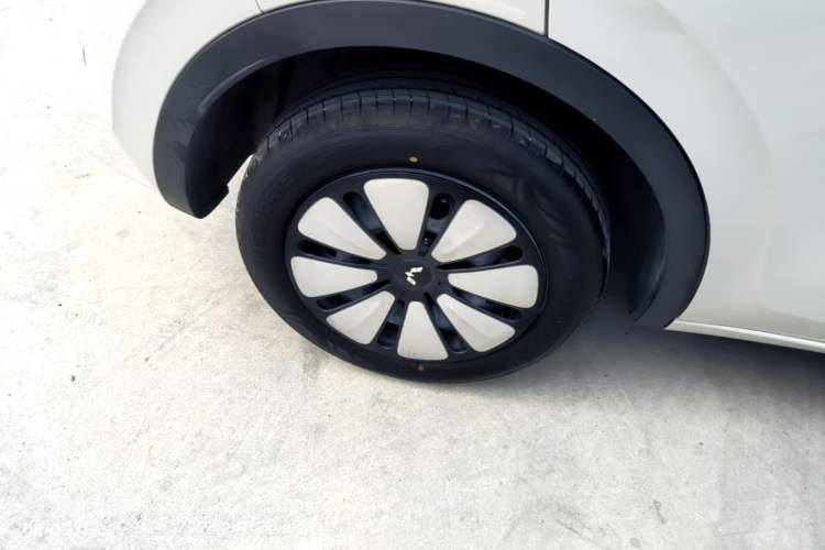 Used Wuling Bingo 2024 333 km Enjoyment Version Right Rear Wheel Hub
