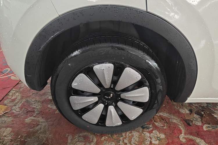 Used Wuling Bingo 2024 333 km Enjoyment Version Right Rear Wheel Hub