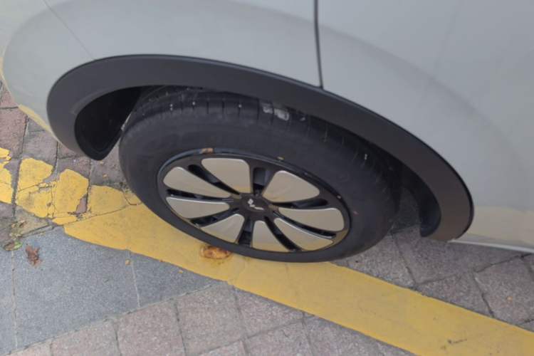 Used Wuling Bingo 2024 203km Light Edition Right Rear Wheel Hub