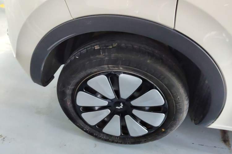Used Wuling Bingo 2024 333 km Enjoyment Version Right Rear Wheel Hub