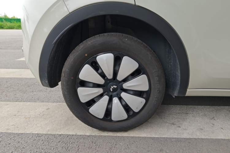 Used Wuling Bingo 2024 333 km Enjoyment Version Right Rear Wheel Hub