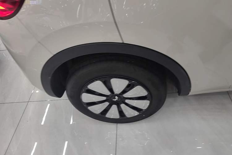 Used Wuling Bingo 2024 333 km Enjoyment Version Right Rear Wheel Hub