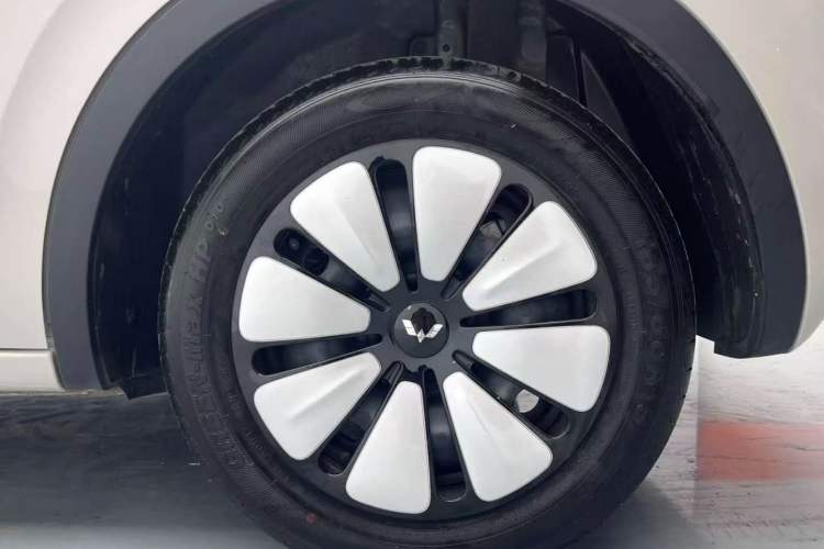 Used Wuling Bingo 2024 333 km Enjoyment Version Right Rear Wheel Hub