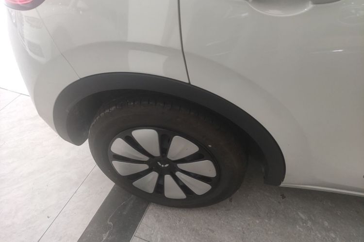 Used Wuling Bingo 2024 333 km Lingxi Connected Version Right Rear Wheel Hub