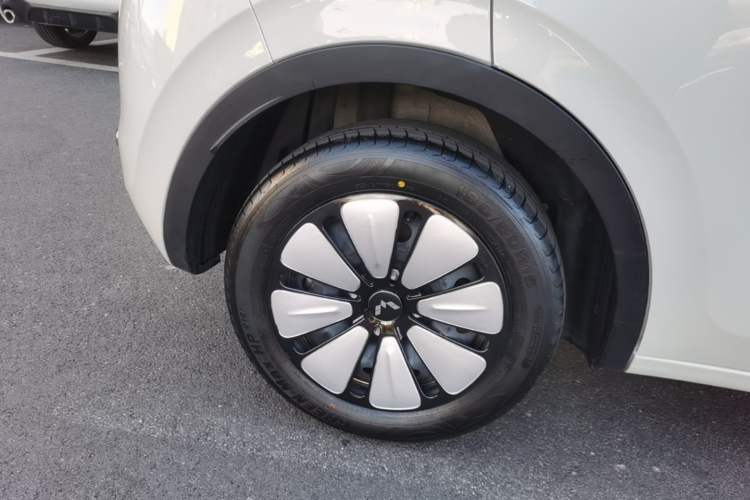 Used Wuling Bingo 2024 333 km Enjoyment Version Right Rear Wheel Hub