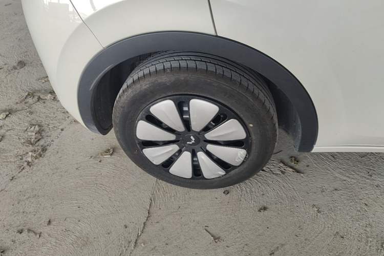 Used Wuling Bingo 2024 333 km Enjoyment Version Right Rear Wheel Hub