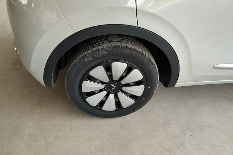 Used Wuling Bingo 2024 333 km Enjoyment Version Right Rear Wheel Hub