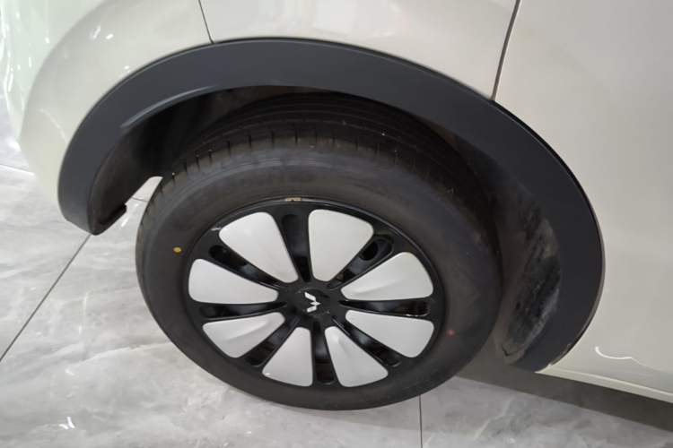 Used Wuling Bingo 2024 333 km Enjoyment Version Right Rear Wheel Hub