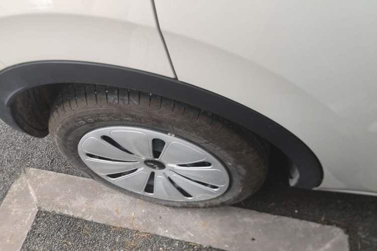 Used Wuling Bingo 2024 203km Light Edition Right Rear Wheel Hub
