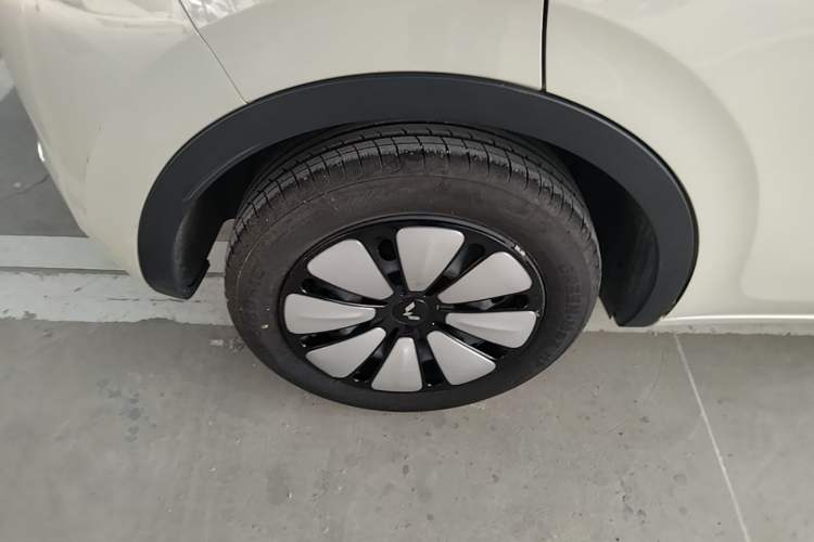 Used Wuling Bingo 2024 333 km Enjoyment Version Right Rear Wheel Hub