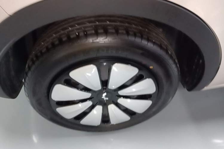 Used Wuling Bingo 2024 333 km Enjoyment Version Right Rear Wheel Hub