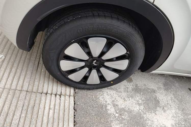 Used Wuling Bingo 2024 333 km Enjoyment Version Right Rear Wheel Hub