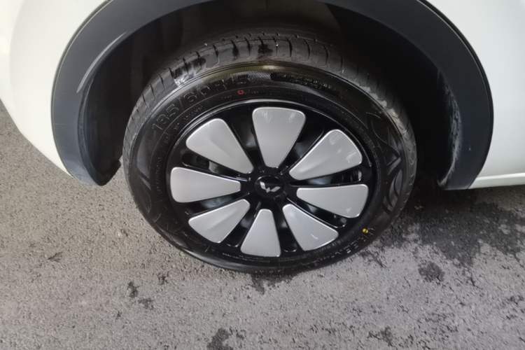 Used Wuling Bingo 2024 333 km Enjoyment Version Right Rear Wheel Hub