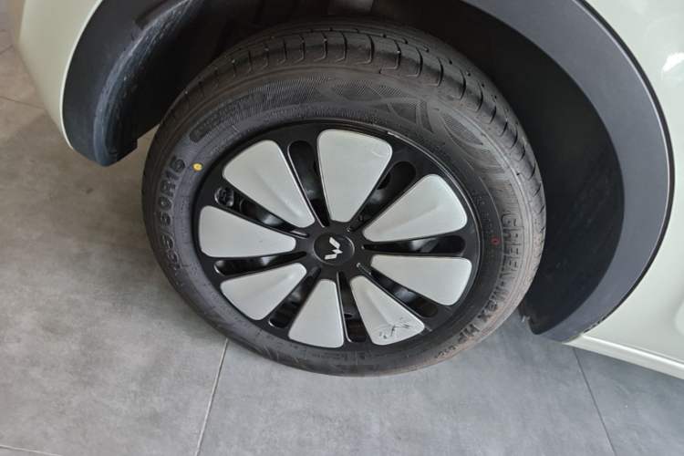 Used Wuling Bingo 2024 333 km Enjoyment Version Right Rear Wheel Hub