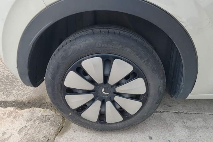 Used Wuling Bingo 2024 333 km Enjoyment Version Right Rear Wheel Hub