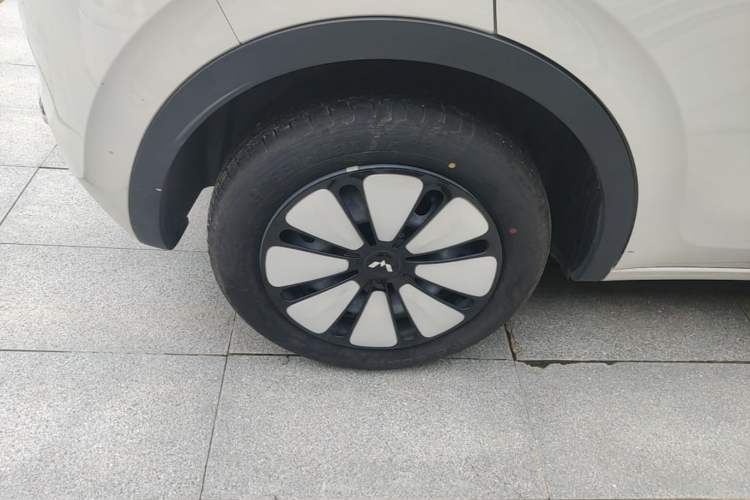 Used Wuling Bingo 2024 333 km Enjoyment Version Right Rear Wheel Hub
