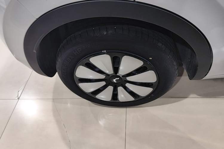 Used Wuling Bingo 2024 333 km Enjoyment Version Right Rear Wheel Hub