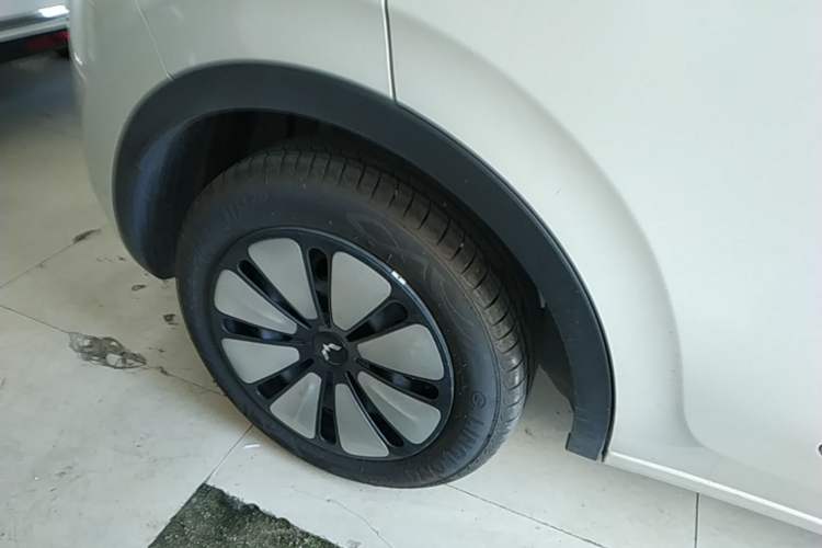 Used Wuling Bingo 2024 333 km Enjoyment Version Right Rear Wheel Hub