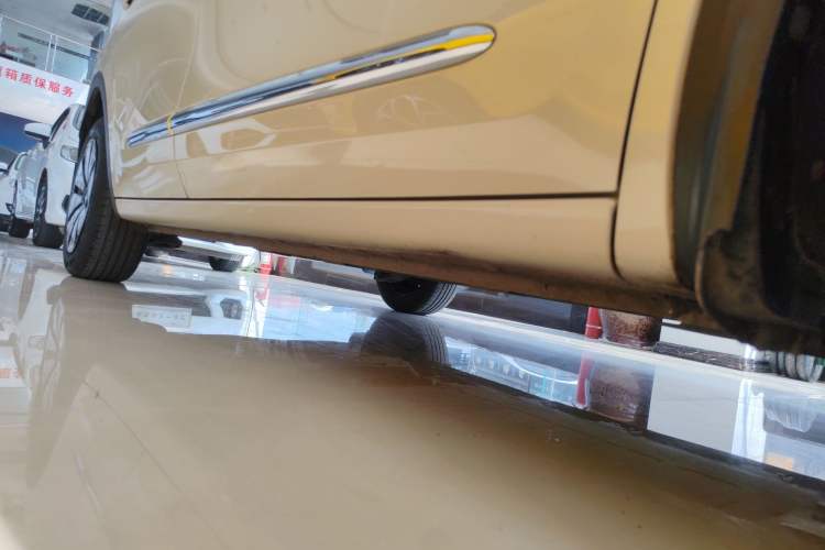 Used Wuling Bingo 2024 333 km Lingxi Connected Version Right Side Sill