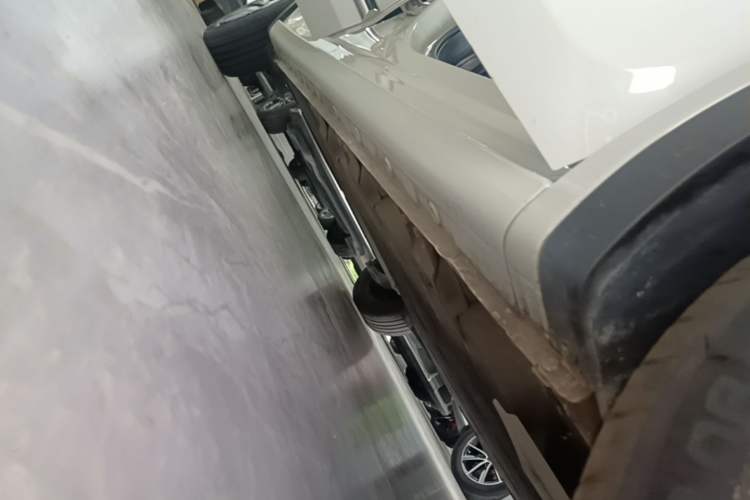 Used Wuling Bingo 2024 333 km Enjoyment Version Right Side Sill