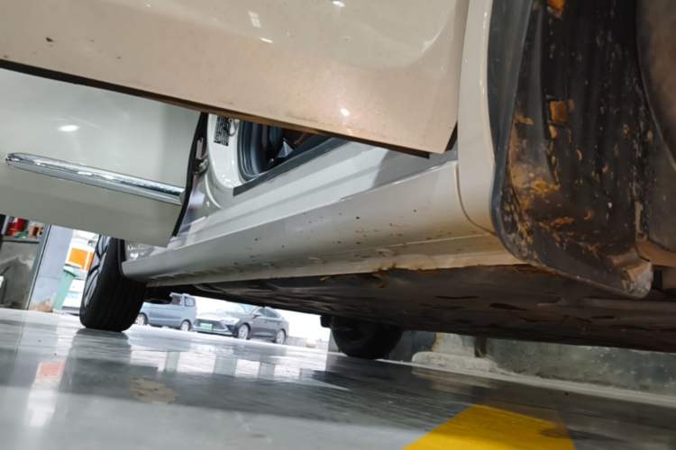 Used Wuling Bingo 2024 333 km Lingxi Connected Version Right Side Sill