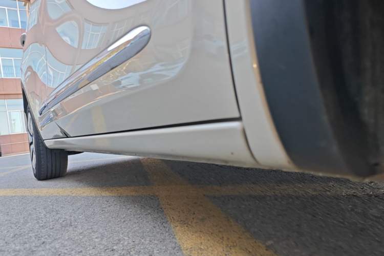 Used Wuling Bingo 2024 333 km Lingxi Connected Version Right Side Sill