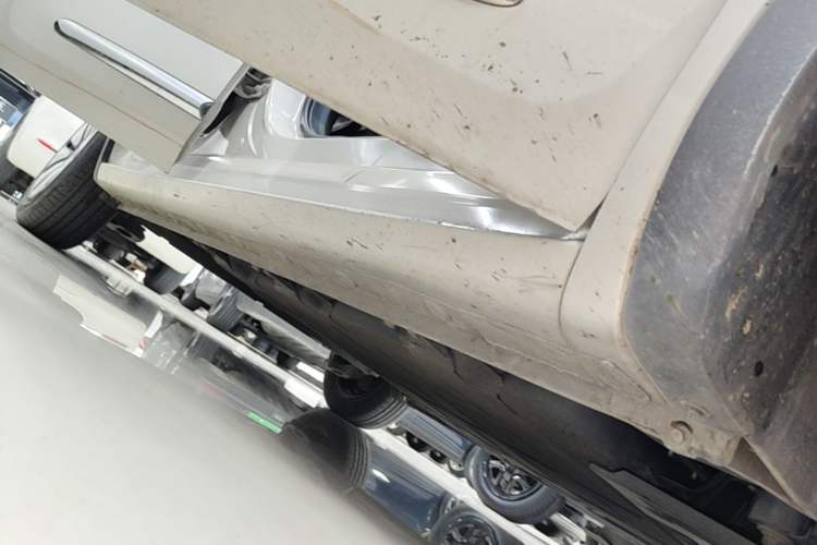 Used Wuling Bingo 2024 333 km Lingxi Connected Version Right Side Sill