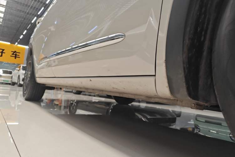 Used Wuling Bingo 2024 333 km Lingxi Connected Version Right Side Sill