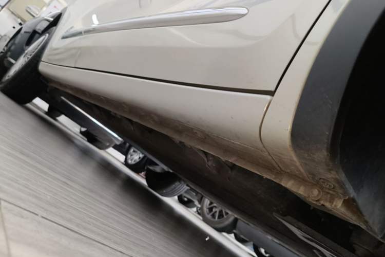 Used Wuling Bingo 2024 333 km Lingxi Connected Version Right Side Sill