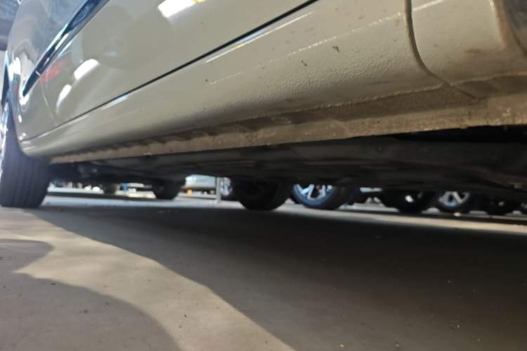 Used Wuling Bingo 2024 333 km Lingxi Connected Version Right Side Sill
