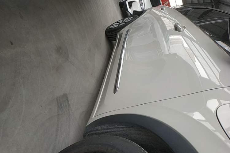Used Wuling Bingo 2024 333 km Lingxi Connected Version Right Side Sill