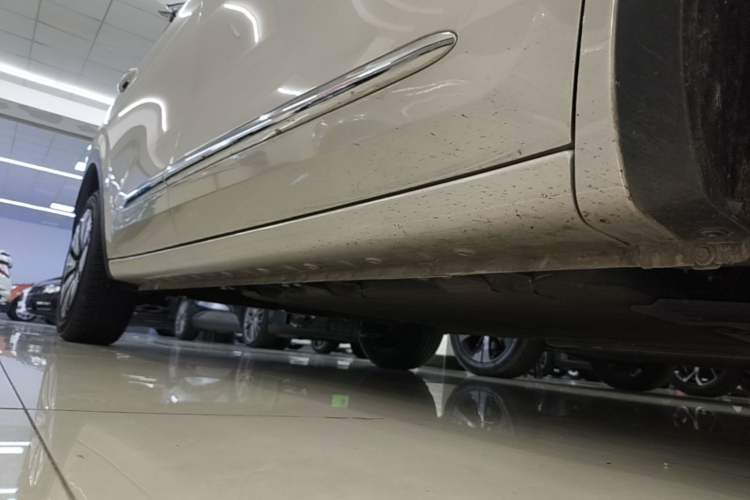 Used Wuling Bingo 2024 333 km Lingxi Connected Version Right Side Sill