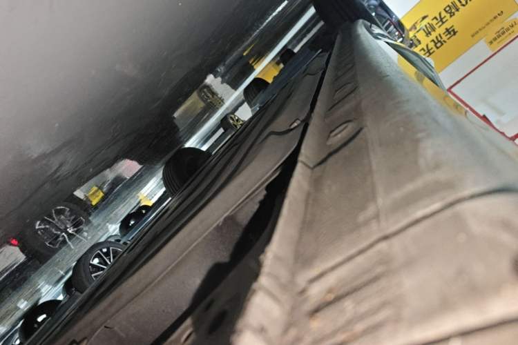 Used Wuling Bingo 2024 333 km Lingxi Connected Version Right Side Sill