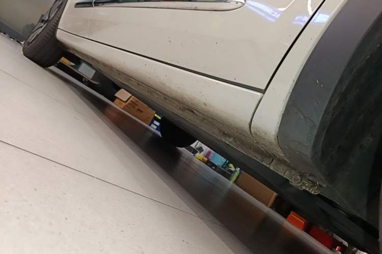 Used Wuling Bingo 2024 333 km Lingxi Connected Version Right Side Sill