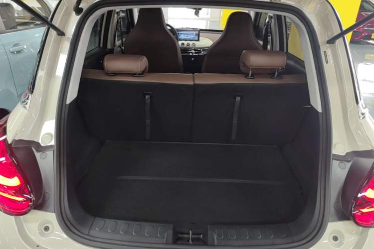 Used Wuling Bingo 2024 333 km Enjoyment Version Trunk