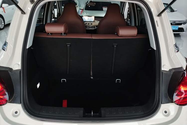 Used Wuling Bingo 2024 333 km Enjoyment Version Trunk